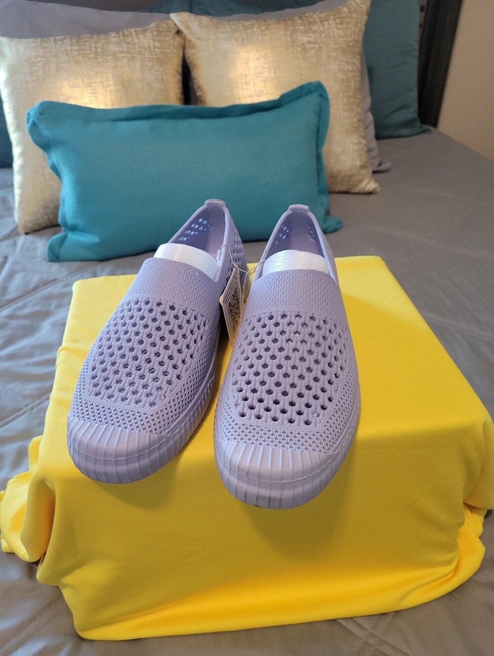 LAYER 8 Women Slip-On Rubber Beach Shoes